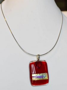 chatou-verre-vitrail-collier-b16