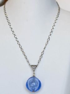 chatou-verre-vitrail-collier-b2