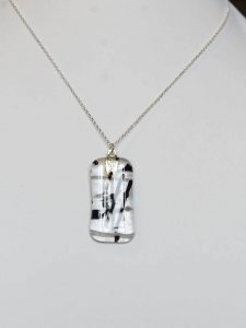 chatou-verre-vitrail-collier-b29